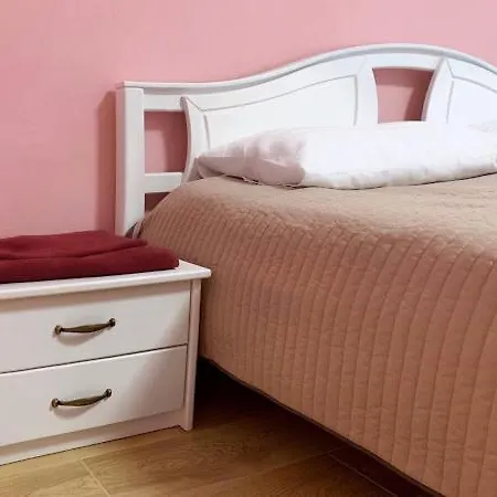 Котеджі Шаяниця З Озером, Водоспадом Біля Букового Лісу *