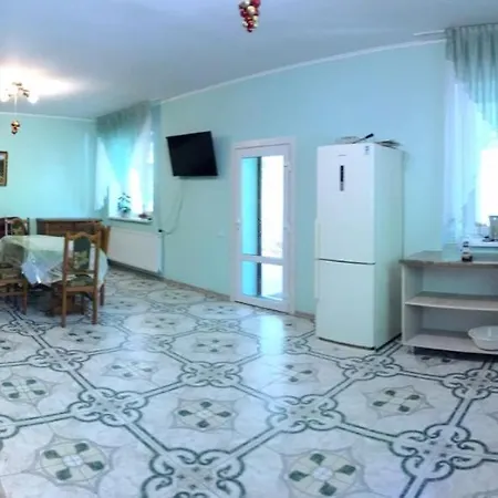 Котеджі Шаяниця З Озером, Водоспадом Біля Букового Лісу שאיאן